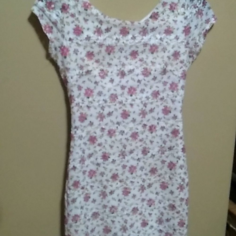 🤠Forever 21 Sleeveless Floral Dress Size Small